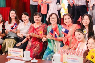 Gia đình Việt với sinh viên Lào, Campuchia đang học tập tại TP.HCM