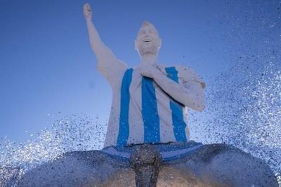 Argentina khánh thành bức tượng Lionel Messi cao nhất thế giới