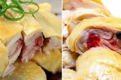Gà luộc kỹ vẫn đỏ xương không phải do chưa chín, đây mới là nguyên nhân nhiều người hiểu lầm