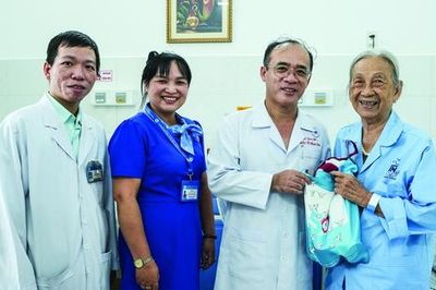 Bác sĩ là nhà báo: Người 'gác cổng' thông tin sức khỏe trước làn sóng AI
