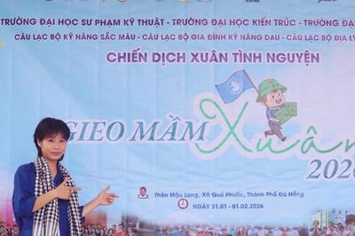 Từ quán nước ven đường đến giảng đường đại học
