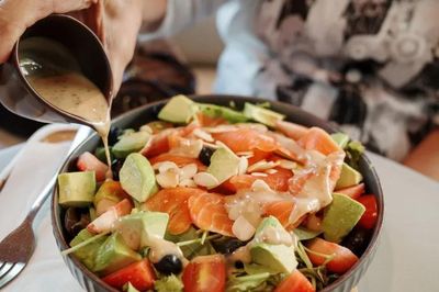 6 loại thực phẩm bạn nên bổ sung vào chế độ ăn uống khi về già