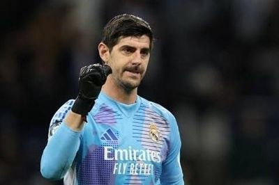 Courtois úp mở tương lai tại Real Madrid