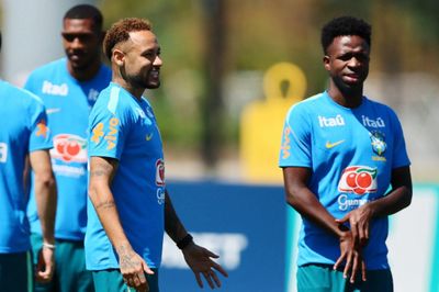 Neymar ra mắt World Cup trước Scotland?