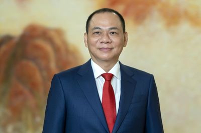 Tài sản tỷ phú Phạm Nhật Vượng vừa tăng 2 tỷ USD một ngày