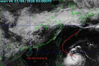 Bão MEKHALA đang tiếp tục mạnh thêm, hướng về vùng biển phía nam của Nhật Bản