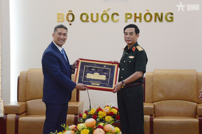 Đại tướng Phan Văn Giang tiếp Quyền Bộ trưởng Bộ Hải quân Hoa Kỳ