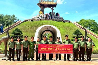 Công an xã Hòa Vang về nguồn tại các 'địa chỉ đỏ' mảnh đất Quảng Trị anh hùng