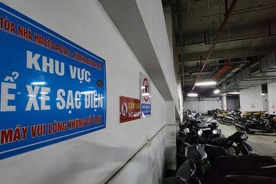 Đẩy xe điện khỏi hầm chung cư: Giải pháp an toàn hay bước lùi chuyển đổi xanh