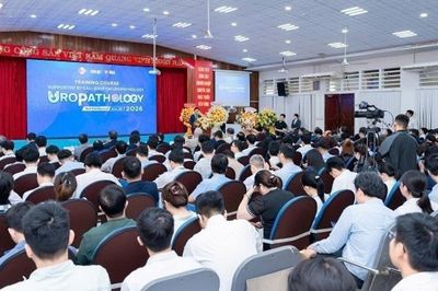 Lần đầu tiên Việt Nam đăng cai tập huấn chuẩn châu Âu về giải phẫu bệnh tiết niệu
