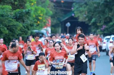 Gần 5.000 vận động viên trải nghiệm đường chạy mang đậm bản sắc văn hóa Tây Nguyên