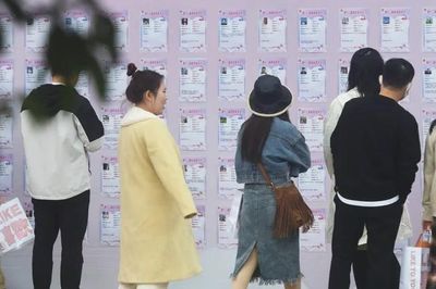 Người đàn ông Trung Quốc kết hôn sau cuộc gọi video hẹn hò, 9 ngày sau hối hận