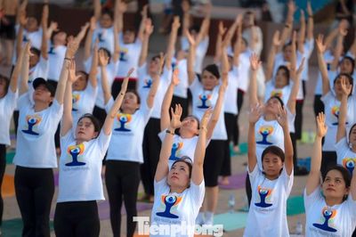 Hơn 1.500 người đồng diễn trong Ngày Quốc tế Yoga 2026