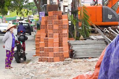 Người dân phường Gò Vấp phấn khởi dỡ nhà, giao đất để mở rộng đường lên 30m