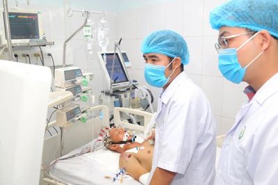 Loạt bệnh viện Trung ương tăng giá khám chữa bệnh do tính thêm chi phí quản lý
