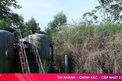 Nhà máy nước tiền tỷ 'đắp chiếu', người dân chật vật tìm nguồn nước sạch mỗi ngày