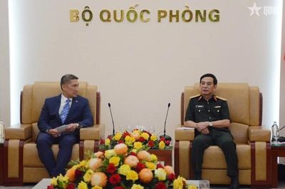 Đại tướng Phan Văn Giang tiếp Quyền Bộ trưởng Bộ Hải quân Hoa Kỳ
