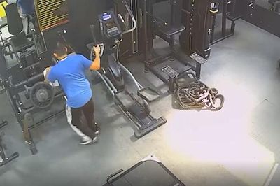 Đang tập thể dục, nam cảnh sát gục ngã rồi tử vong