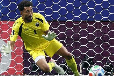 Từ vô danh đến 15 triệu follow: 'Cú nổ' của thủ môn 'người gác đền' World Cup