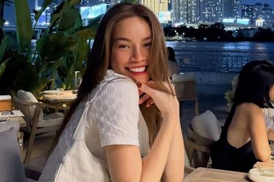 Hồ Ngọc Hà công khai khoảnh khắc 20 năm trước cùng một người đàn ông