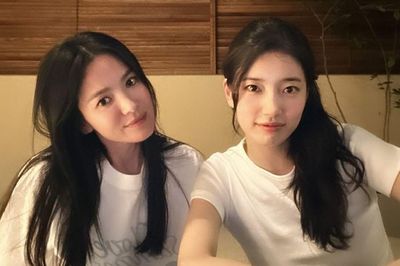 Song Hye Kyo khoe quà từ Suzy, hé lộ tình bạn thân thiết