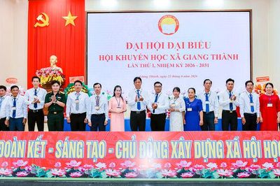 Ông Huỳnh Văn Kỳ giữ chức Chủ tịch Hội Khuyến học xã Giang Thành