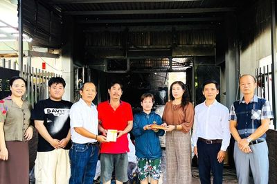 Hỗ trợ gần 40 triệu đồng cho học sinh khó khăn có nhà bị hỏa hoạn
