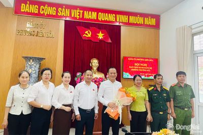 Công bố quyết định của Ban Thường vụ Thành ủy về công tác cán bộ ở phường Biên Hòa