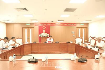 Họp về tiến độ thực hiện các dự án điện hạt nhân