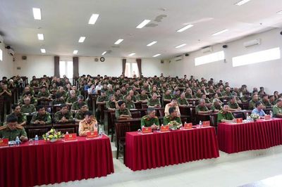 Huấn luyện nghiệp vụ cho lực lượng tham gia bảo vệ an ninh trật tự cơ sở