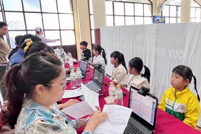 Lâm Đồng đẩy mạnh khám sức khỏe cho đối tượng ưu tiên và nhóm người trên 18 tuổi