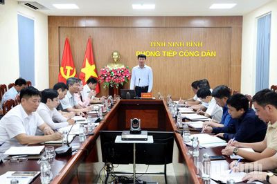 Đồng chí Bí thư Tỉnh ủy Trần Huy Tuấn tiếp công dân định kỳ tháng 6