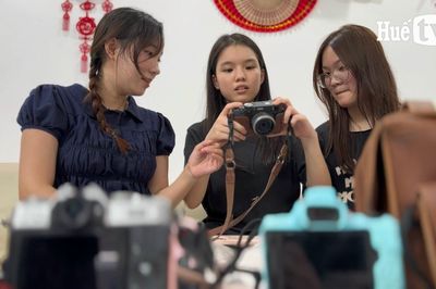 Thuê máy cơ, tập làm nhiếp ảnh gia