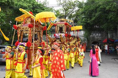 Dâng hương tưởng niệm thánh Phi Bồng Hiệu Thiên tại đền Hóa, Hải Phòng