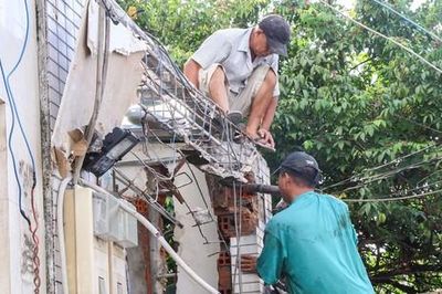 Người dân khẩn trương dỡ nhà, bàn giao mặt bằng để thi công Quốc lộ 13