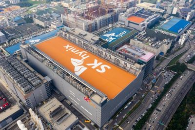 SK Hynix vượt Samsung, trở thành công ty công nghệ giá trị nhất Hàn Quốc