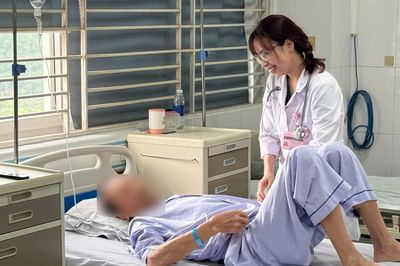 Ung thư di căn cả phổi lẫn xương, bất ngờ đón kỳ tích sau một tháng điều trị