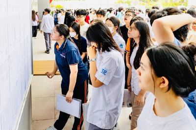 Lộ diện 15 thủ khoa lớp chuyên Hà Nội, xuất hiện nữ thủ khoa kép