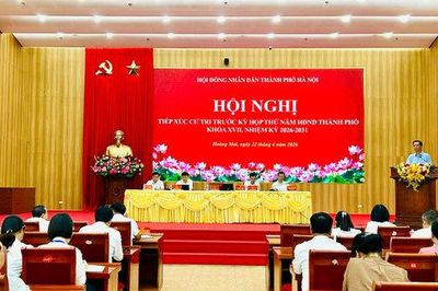 Tổ đại biểu số 8 HĐND thành phố Hà Nội tiếp xúc cử tri