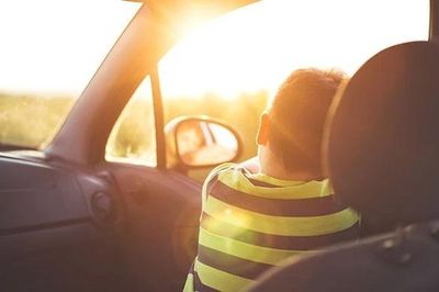 Phát hiện hai trẻ em tử vong thương tâm trong xe ô tô của gia đình