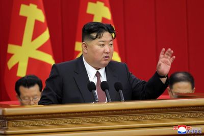 Ông Kim Jong Un ra lệnh tăng cường sức mạnh quân sự