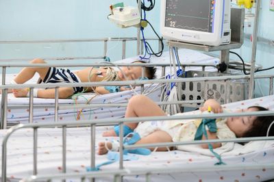 Tổn thương não vì mắc tay chân miệng