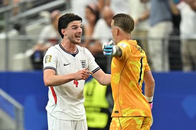 Thù lao World Cup của tuyển Anh đi về đâu?
