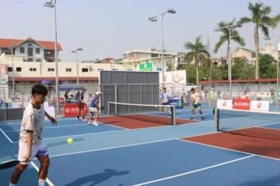 Cẩn trọng khi chơi pickleball dưới nắng gắt