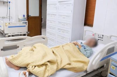 Loét bàn chân do đái tháo đường, người đàn ông 67 tuổi ngừng tim nguy kịch
