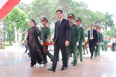 MỆNH LỆNH TỪ TRÁI TIM (*): Đưa các anh về đất mẹ!