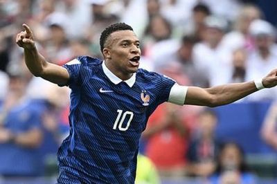 World Cup 2026: Trận Pháp - Iraq tạm hoãn hiệp 2 vì thời tiết