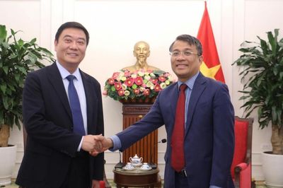 Ủy viên Trung ương Đảng, Thứ trưởng Thường trực Nguyễn Minh Vũ tiếp Chủ nhiệm Văn phòng Ngoại vụ tỉnh Quảng Đông, Trung Quốc