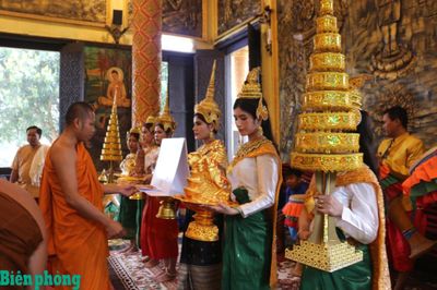 Rộn ràng nghi thức rước Tê-va-đa của đồng bào Khmer Nam Bộ