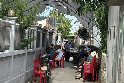 Điều tra vụ em vợ đâm anh rể tử vong trong lúc xem bóng đá